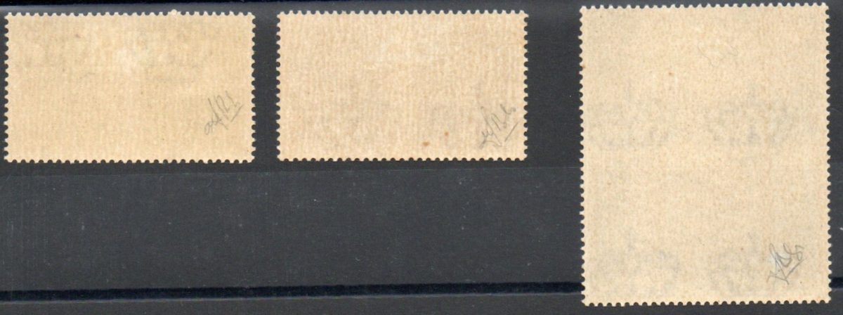 Regno 1942 Francobolli di posta aerea del 1930 con appendici di propaganda bellica.Filigrana corona. NON EMESSI.Catalogo Sassone 12A/C. Serie completa 3 valori.Linguella impercettibile.Firmata